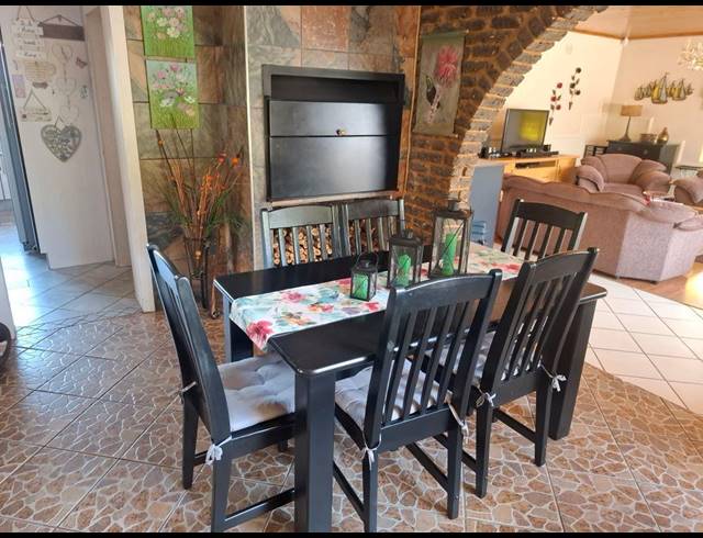 3 BEDROOM HOUSE FOR SALE IN HELIKON PARK